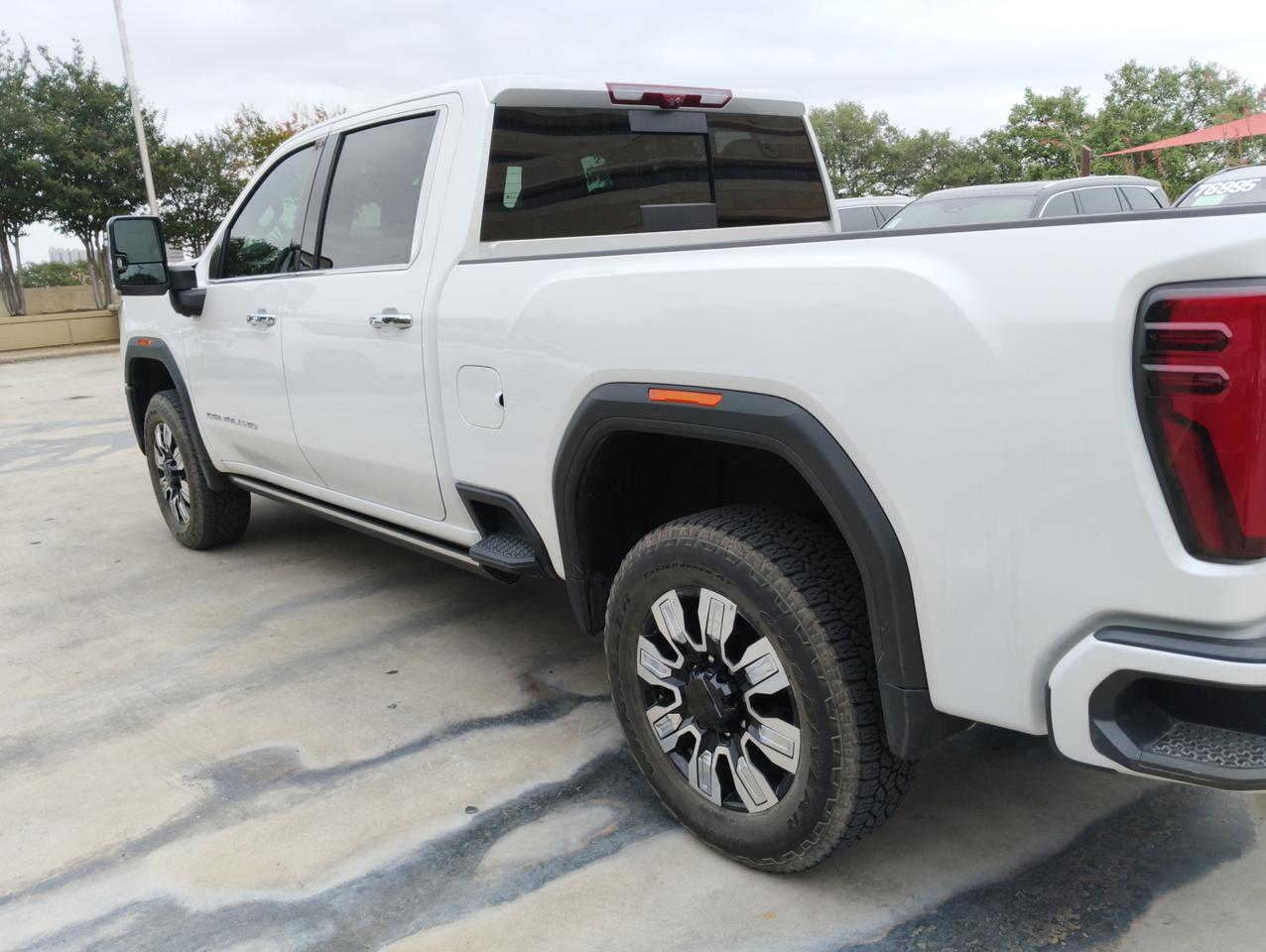 2025 GMC Sierra 2500HD Denali