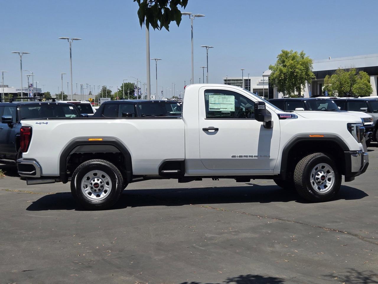 2025 GMC Sierra 2500HD Pro