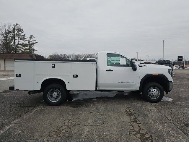 2025 GMC Sierra 3500 HD Chassis Cab Pro Carbondale IL