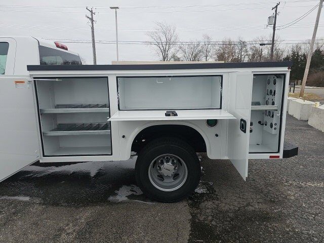 2025 GMC Sierra 3500 HD Chassis Cab Pro Carbondale IL