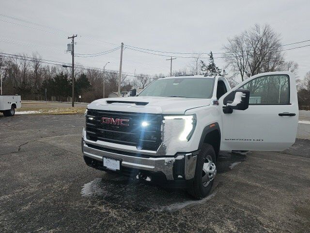 2025 GMC Sierra 3500 HD Chassis Cab Pro Carbondale IL