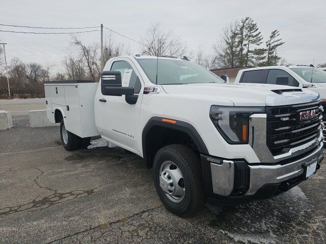 2025 GMC Sierra 3500 HD Chassis Cab Pro Carbondale IL