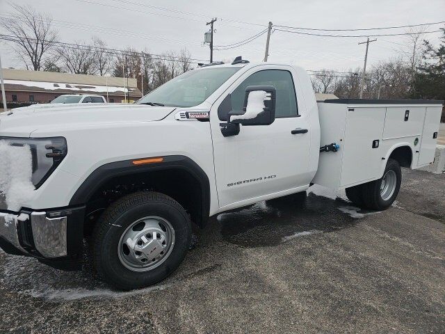 2025 GMC Sierra 3500 HD Chassis Cab Pro