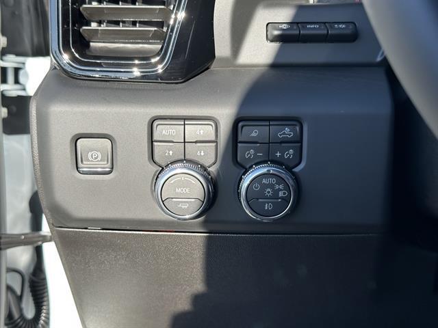 2025 GMC Sierra 3500HD 4WD Crew Cab Standard Bed AT4 Tucson AZ