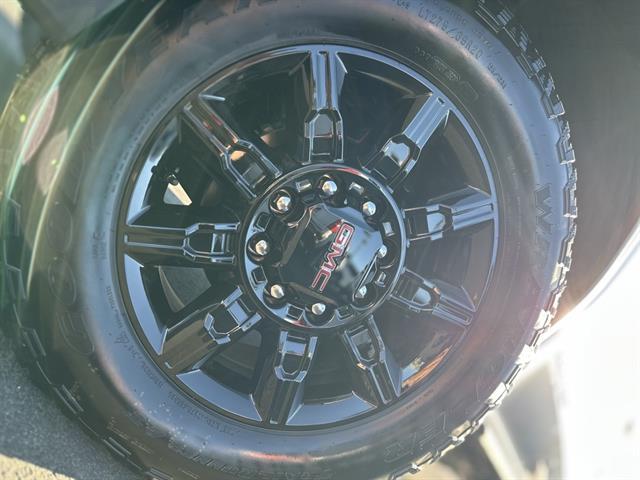 2025 GMC Sierra 3500HD 4WD Crew Cab Standard Bed AT4 Tucson AZ