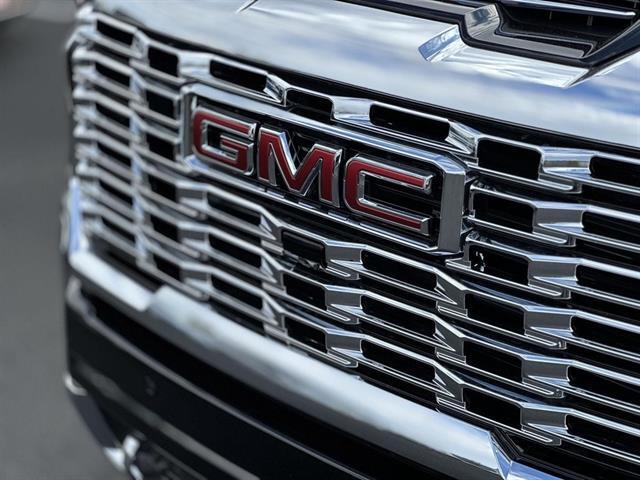 2025 GMC Sierra 3500HD 4WD Crew Cab Standard Bed Denali Tucson AZ
