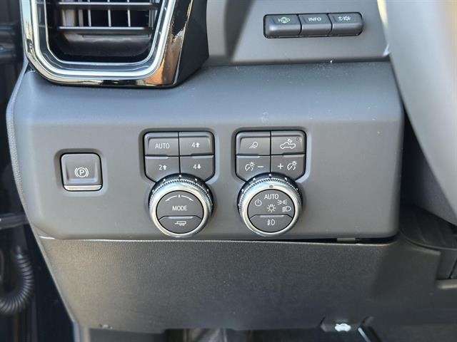 2025 GMC Sierra 3500HD 4WD Crew Cab Standard Bed Denali Tucson AZ