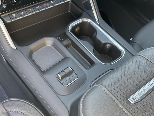 2025 GMC Sierra 3500HD 4WD Crew Cab Standard Bed Denali Tucson AZ