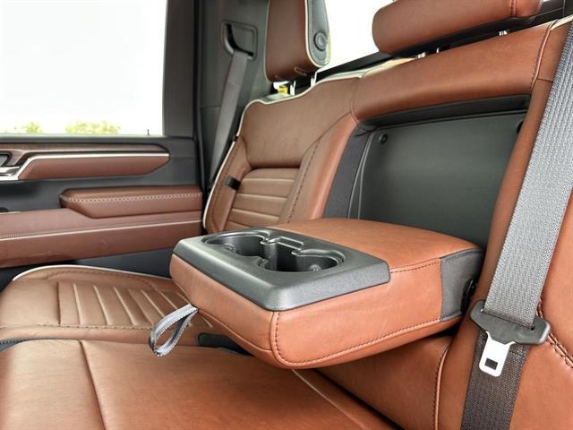 2025 GMC Sierra 3500HD 4WD Crew Cab Standard Bed Denali Ultimat Tucson AZ