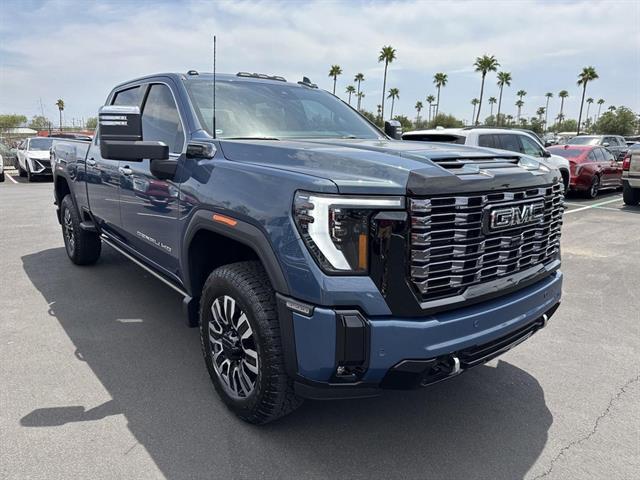 2025 GMC Sierra 3500HD 4WD Crew Cab Standard Bed Denali Ultimat Tucson AZ