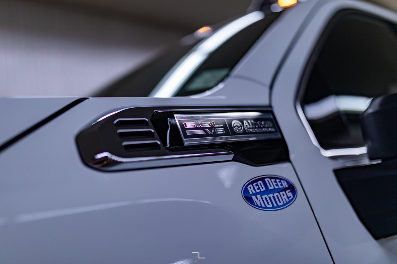 2025 GMC Sierra 3500HD 4x4 Crew Cab SLE X31 Deck Nav Red Deer AB