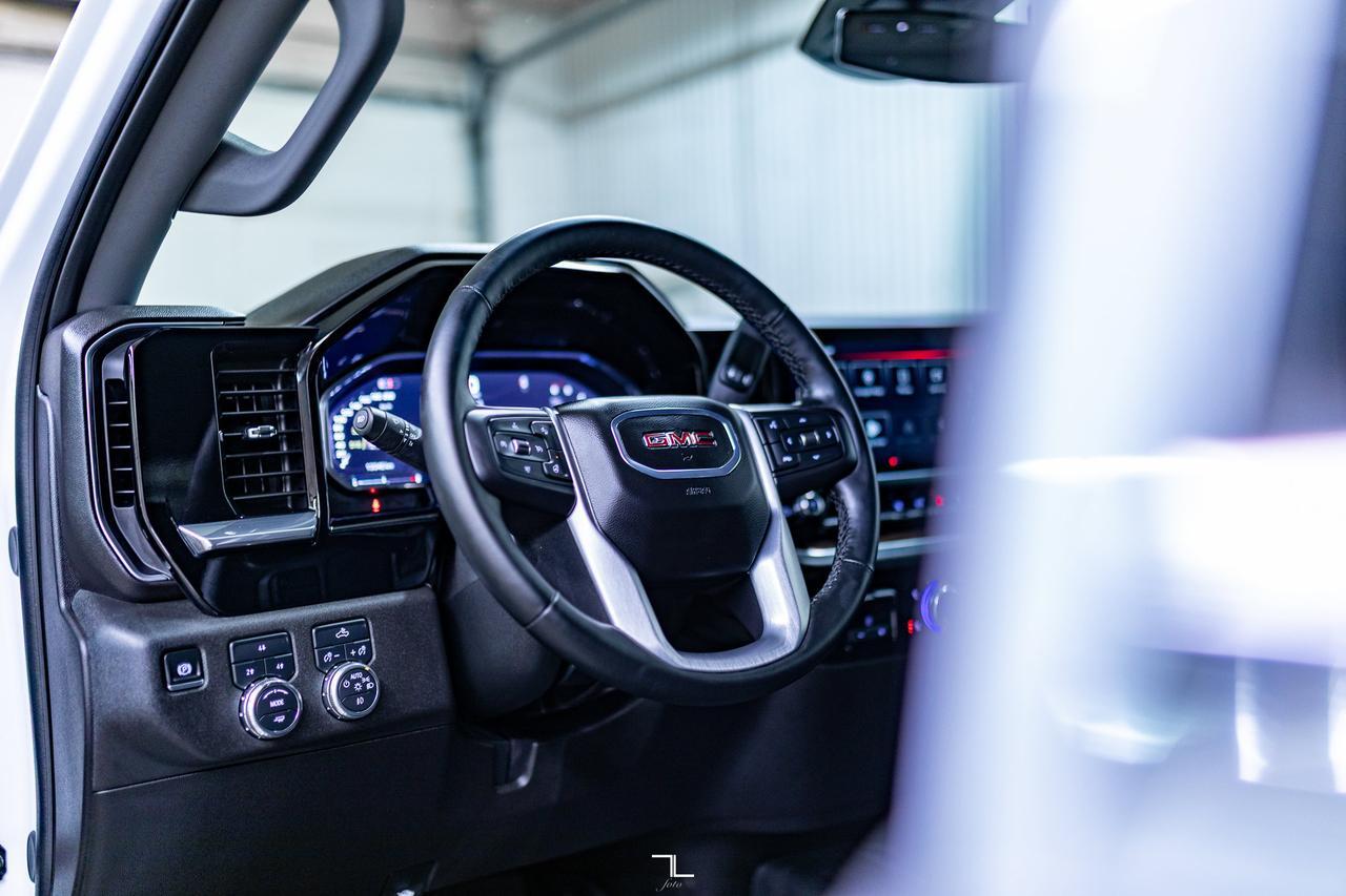 2025 GMC Sierra 3500HD 4x4 Crew Cab SLE X31 Deck Nav Red Deer AB