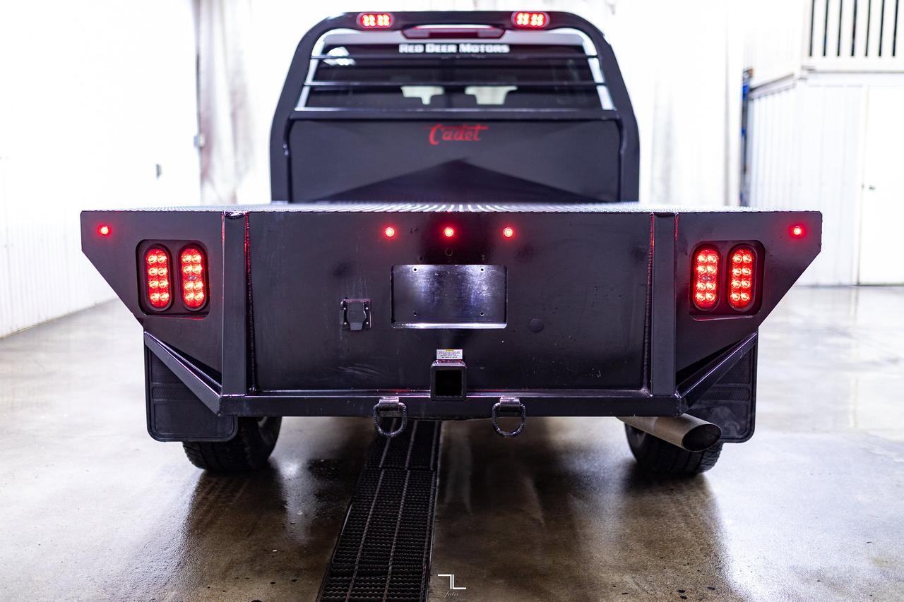 2025 GMC Sierra 3500HD 4x4 Crew Cab SLE X31 Deck Nav Red Deer AB