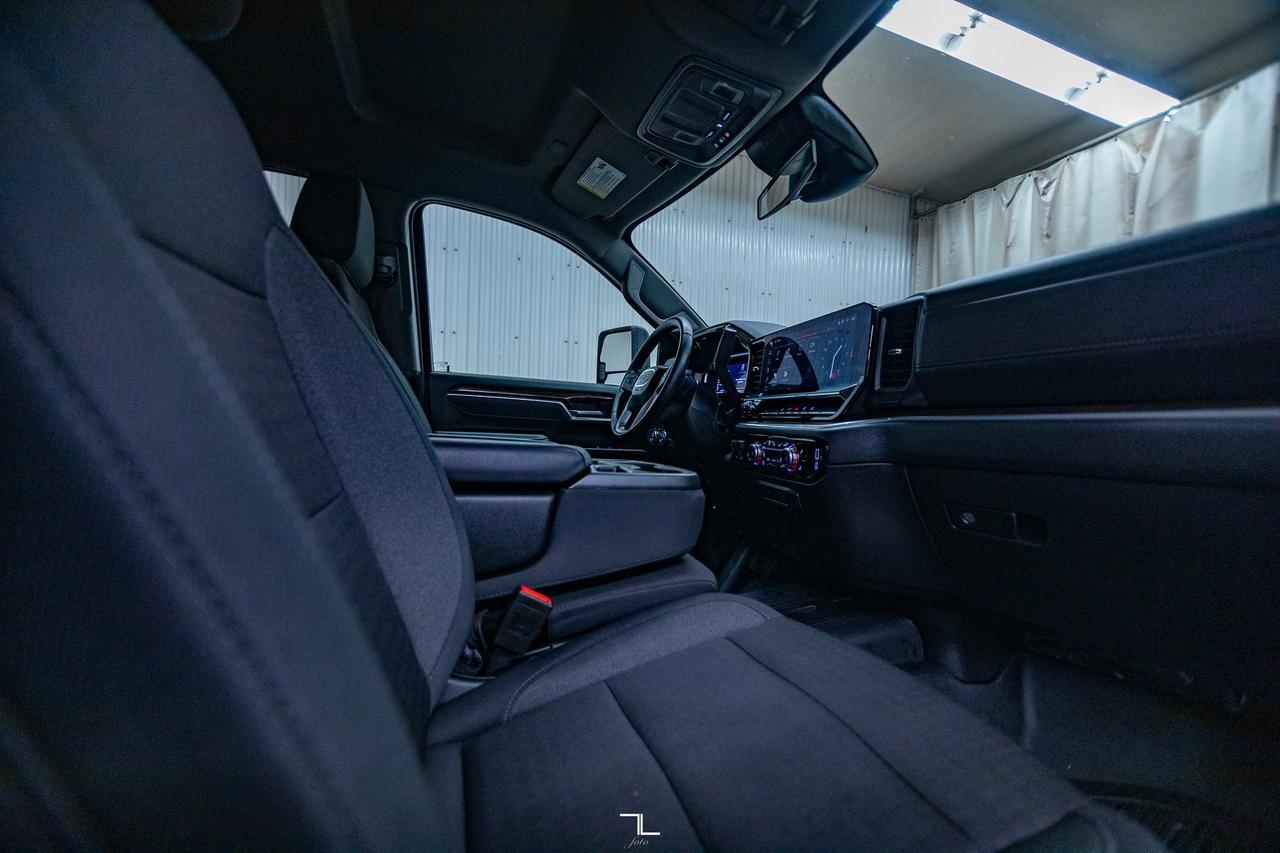 2025 GMC Sierra 3500HD 4x4 Crew Cab SLE X31 Deck Nav Red Deer AB