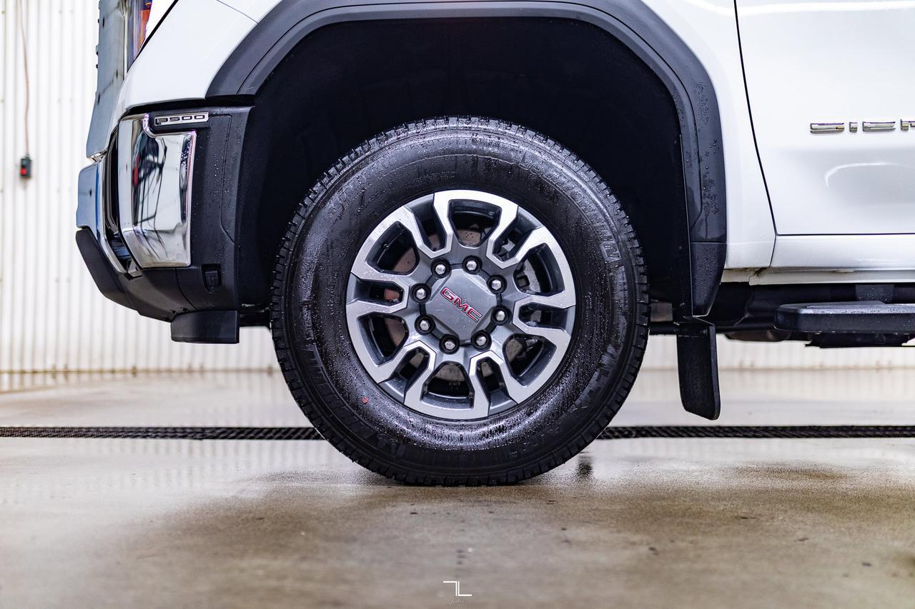 2025 GMC Sierra 3500HD 4x4 Crew Cab SLE X31 Deck Nav Red Deer AB