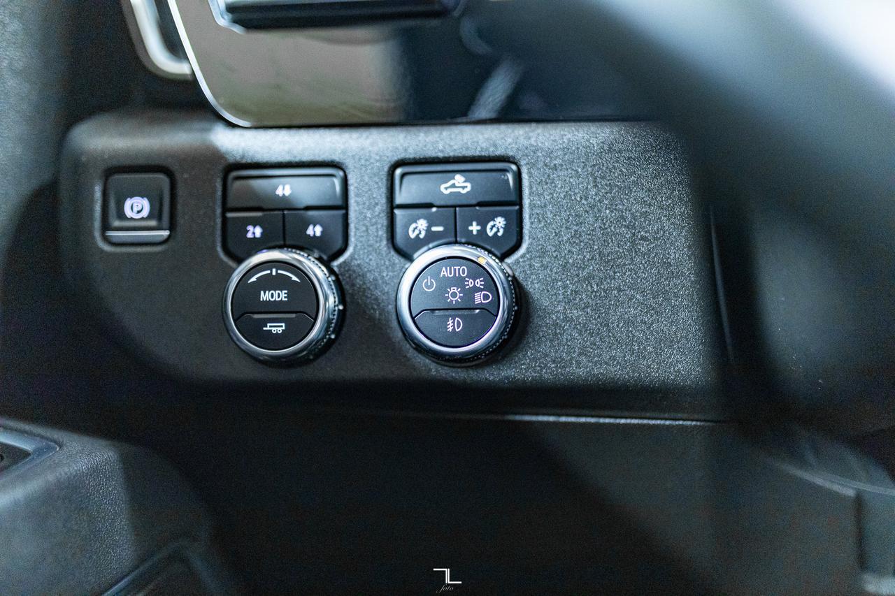 2025 GMC Sierra 3500HD 4x4 Crew Cab SLE X31 Deck Nav Red Deer AB