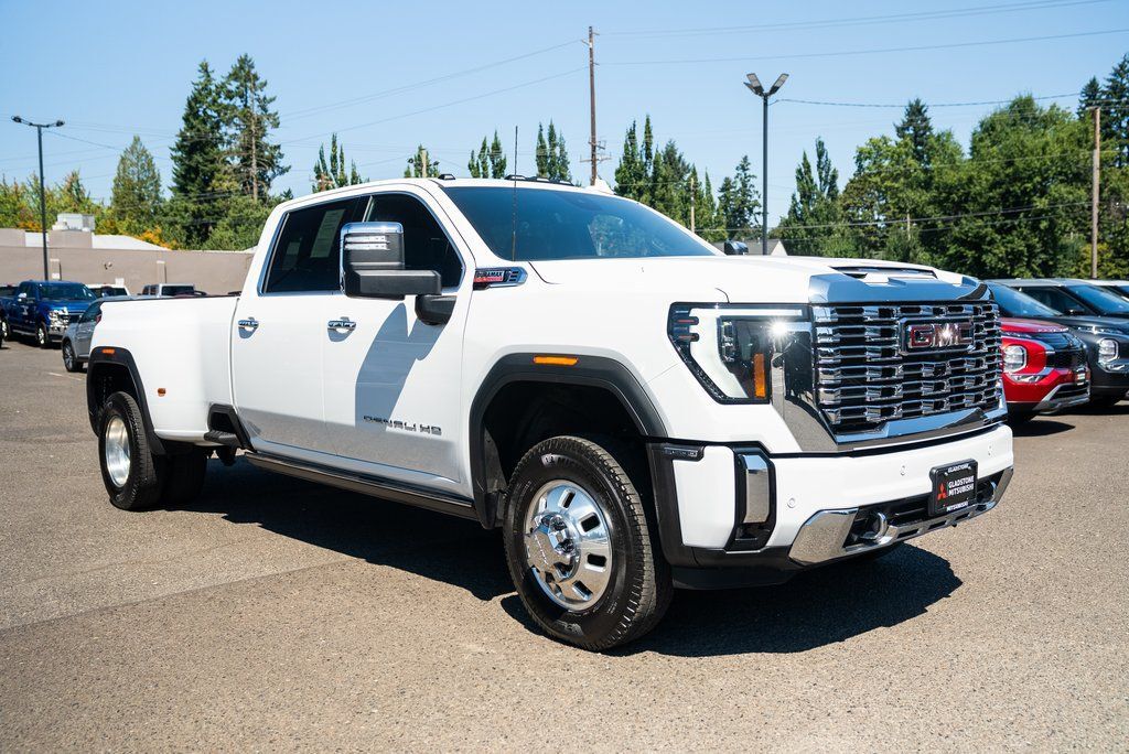 2025 GMC Sierra 3500HD Denali
