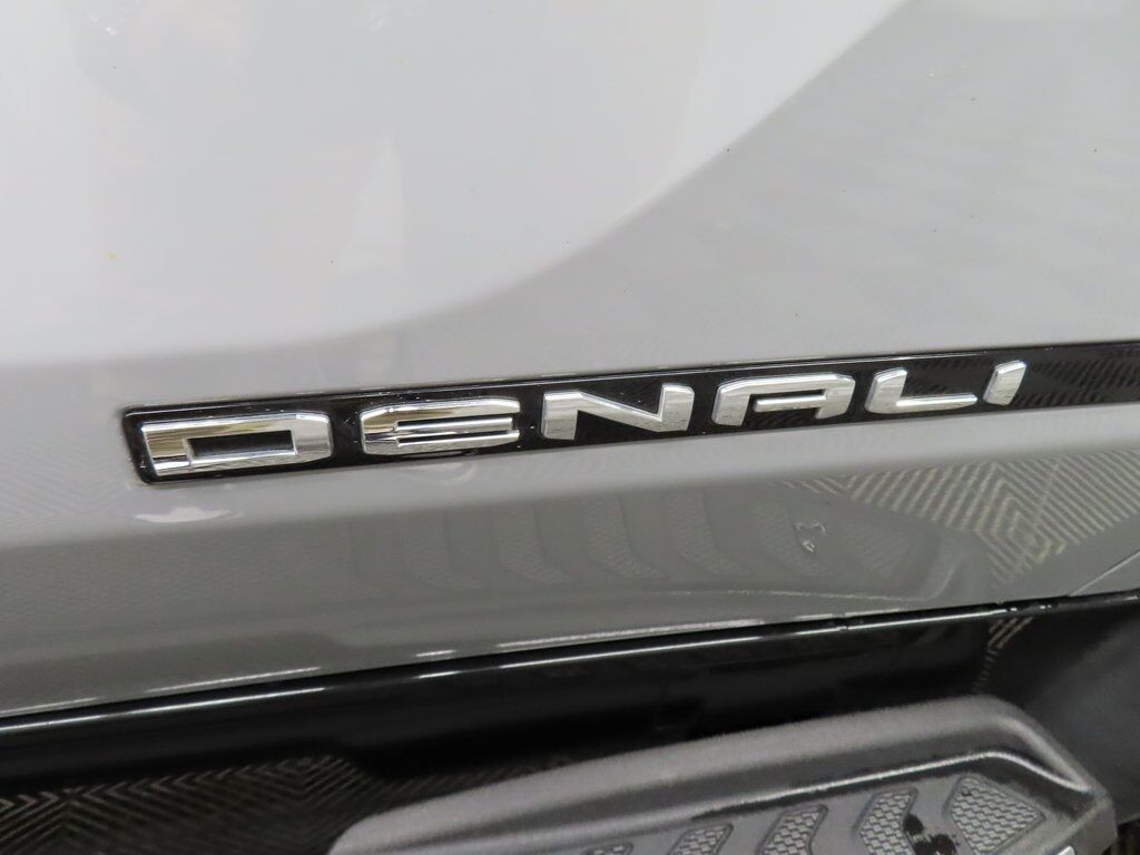 2025 GMC Sierra EV 4x4 Crew Cab Denali Fond du Lac WI