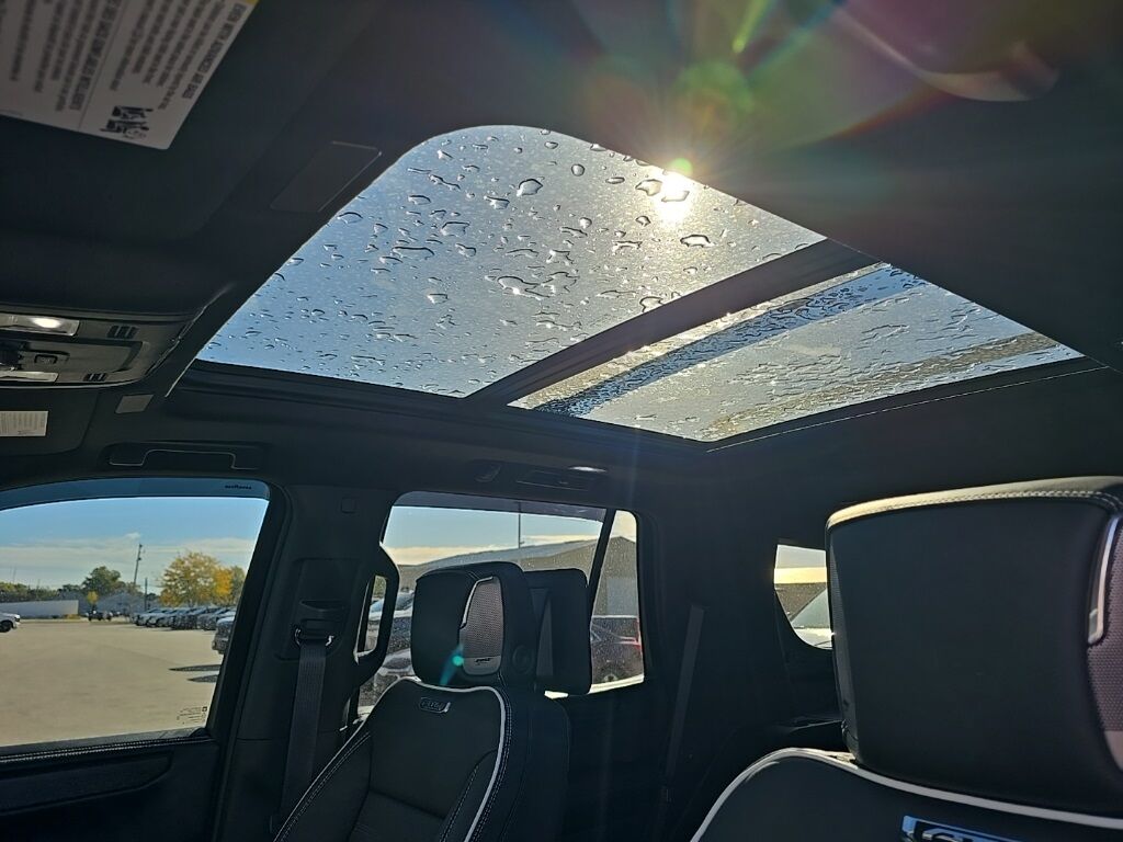 2025 GMC Yukon AT4 Ultimate 4WD 7 Passenger Minocqua WI