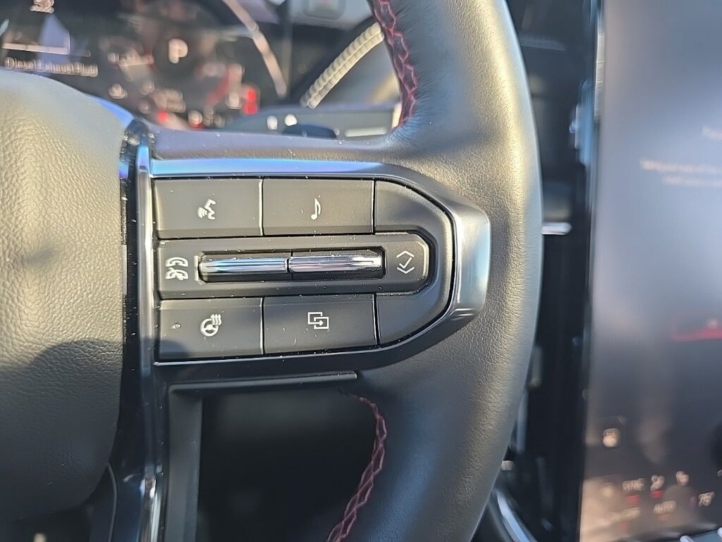 2025 GMC Yukon AT4 Ultimate 4WD 7 Passenger Minocqua WI