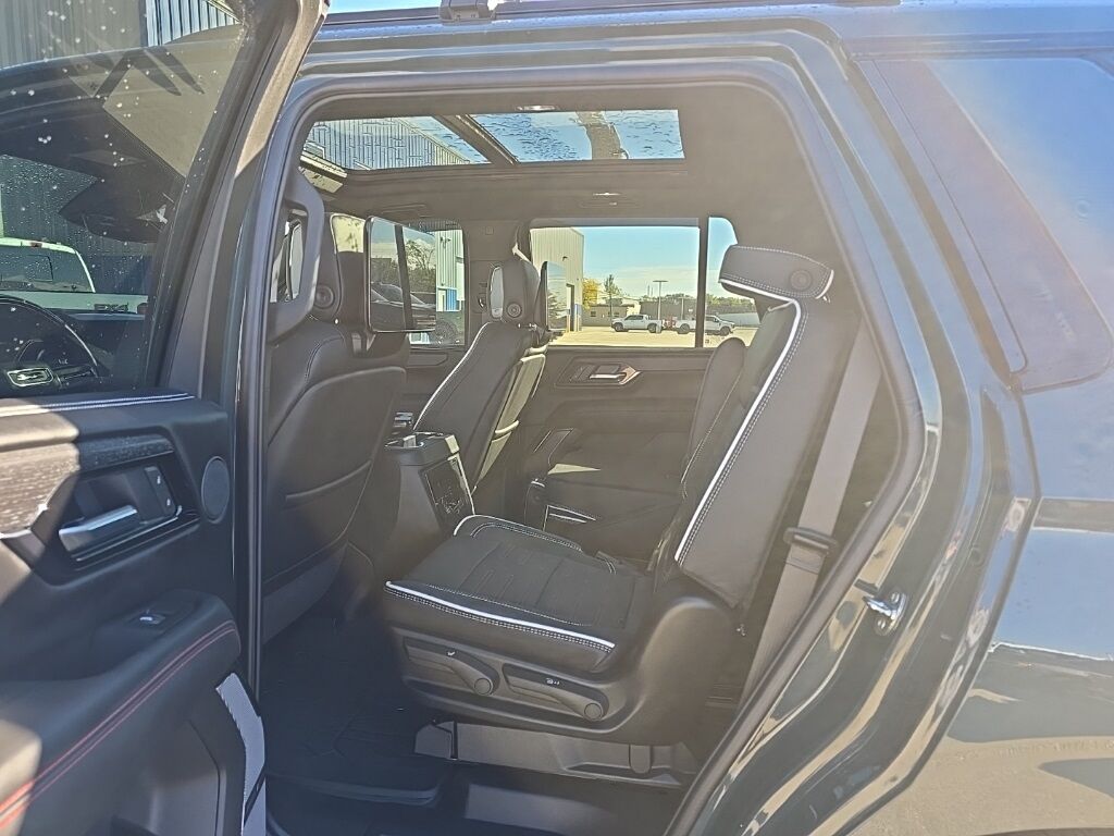 2025 GMC Yukon AT4 Ultimate 4WD 7 Passenger Minocqua WI