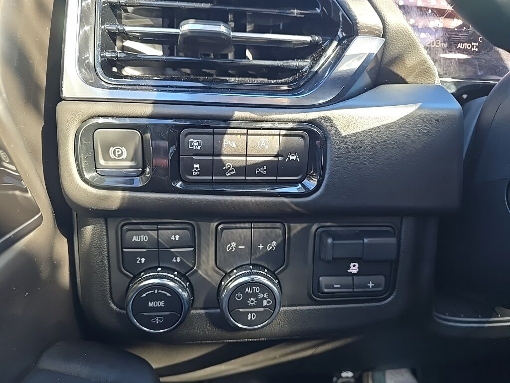 2025 GMC Yukon AT4 Ultimate 4WD 7 Passenger Minocqua WI