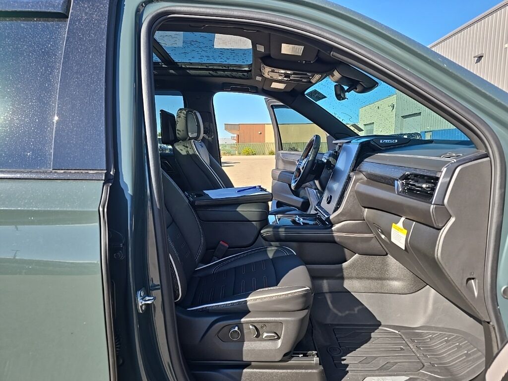 2025 GMC Yukon AT4 Ultimate 4WD 7 Passenger Minocqua WI
