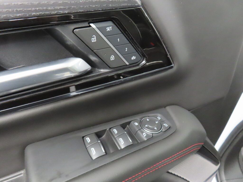 2025 GMC Yukon AT4 Ultimate 4WD Fond du Lac WI