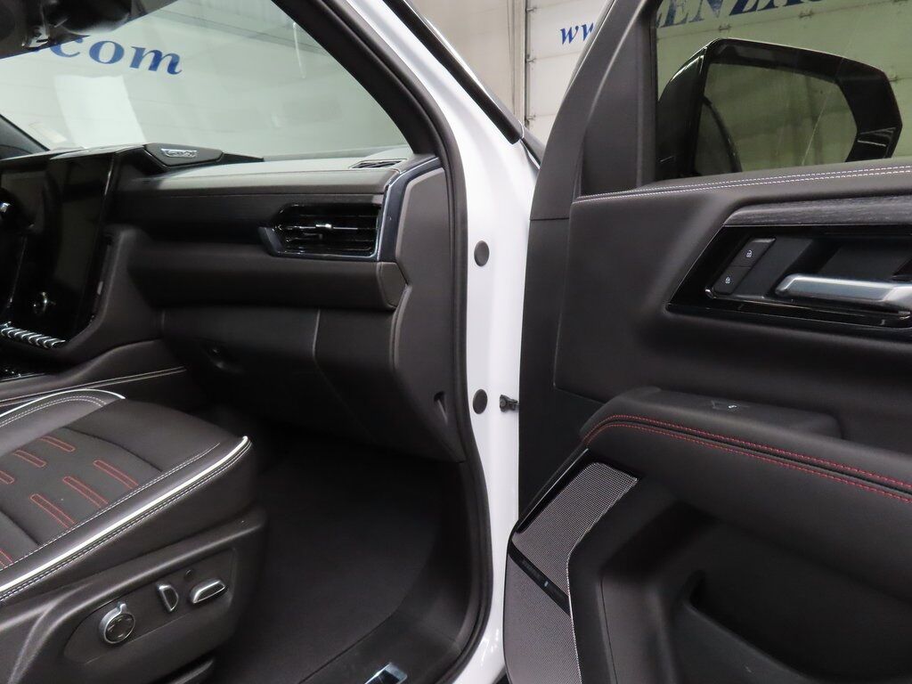 2025 GMC Yukon AT4 Ultimate 4WD Fond du Lac WI