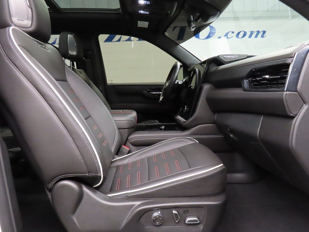 2025 GMC Yukon AT4 Ultimate 4WD Fond du Lac WI