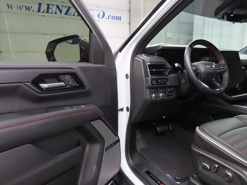 2025 GMC Yukon AT4 Ultimate 4WD Fond du Lac WI