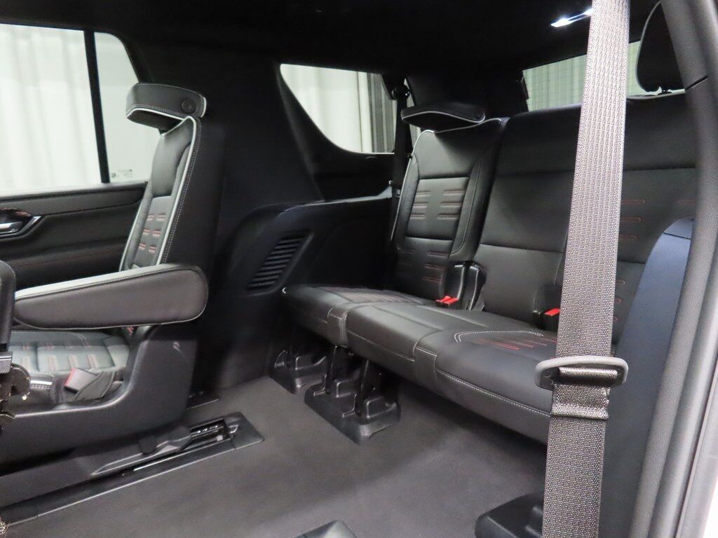 2025 GMC Yukon AT4 Ultimate 4WD Fond du Lac WI