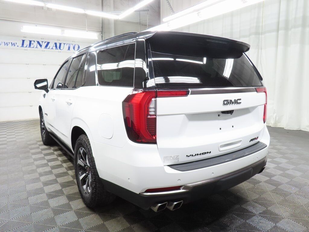 2025 GMC Yukon AT4 Ultimate 4WD Fond du Lac WI