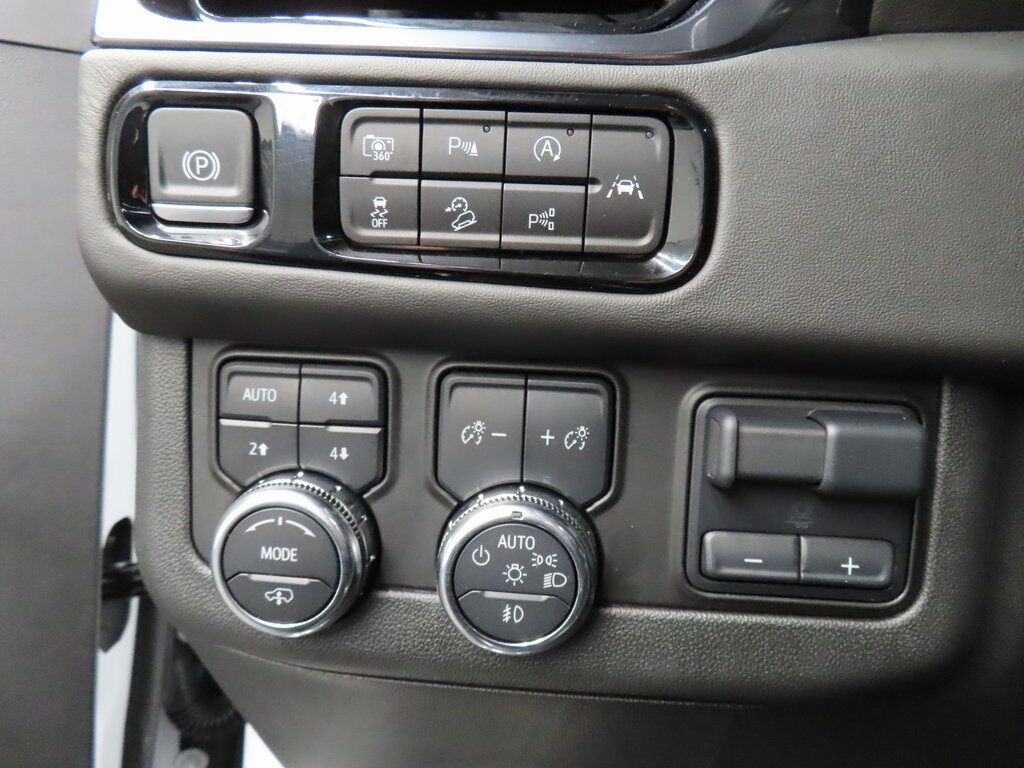 2025 GMC Yukon AT4 Ultimate 4WD Fond du Lac WI