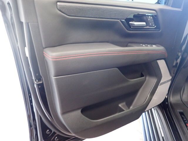 2025 GMC Yukon AT4 Ultimate 4WD LEATHER NAVI SUNROOF Listowel ON