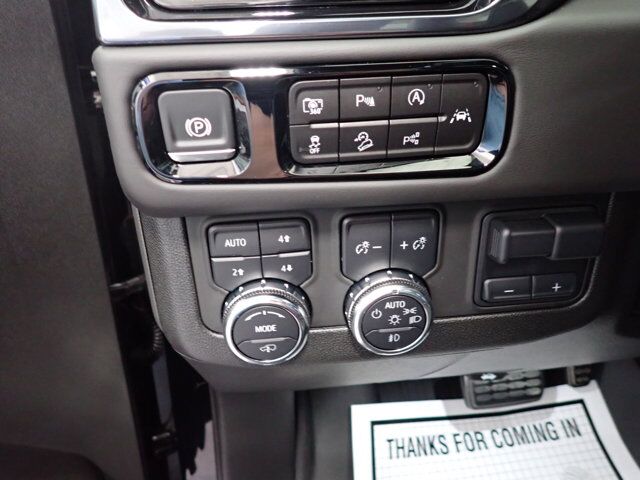 2025 GMC Yukon AT4 Ultimate 4WD LEATHER NAVI SUNROOF Listowel ON
