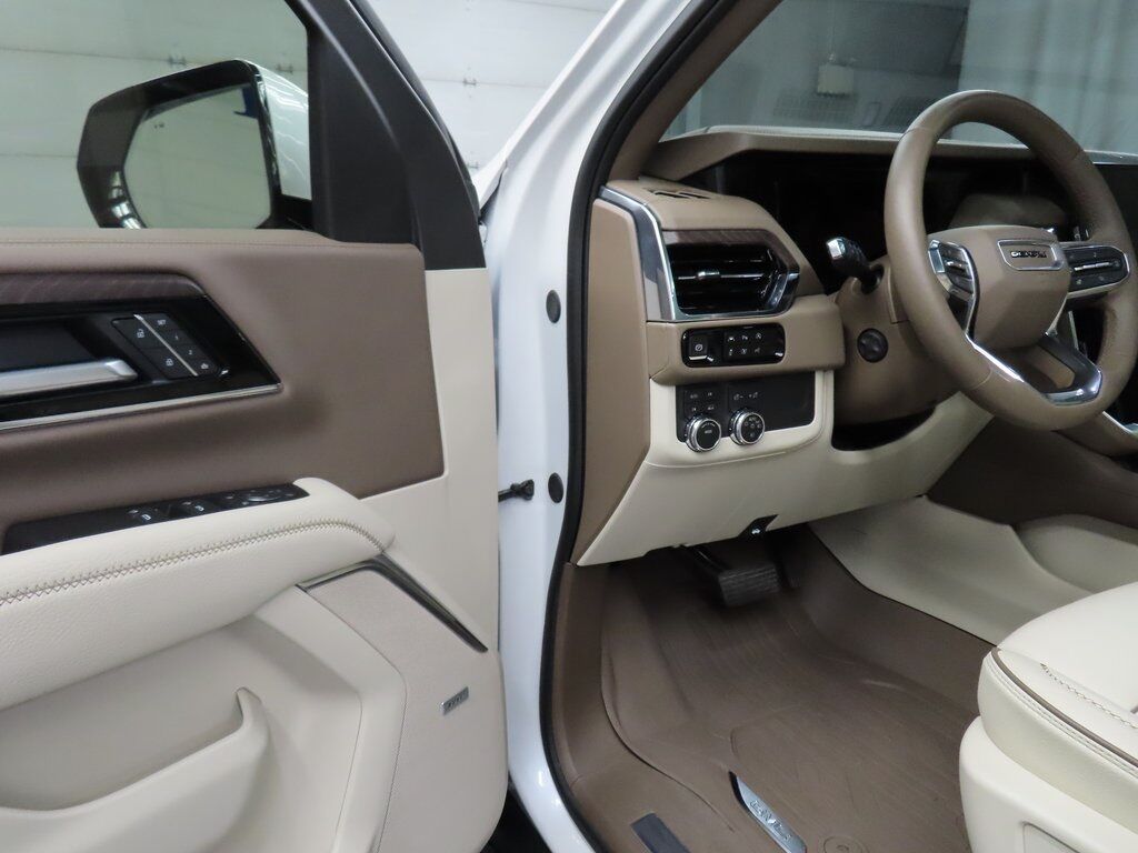 2025 GMC Yukon Denali 4WD 7 Passenger Fond du Lac WI