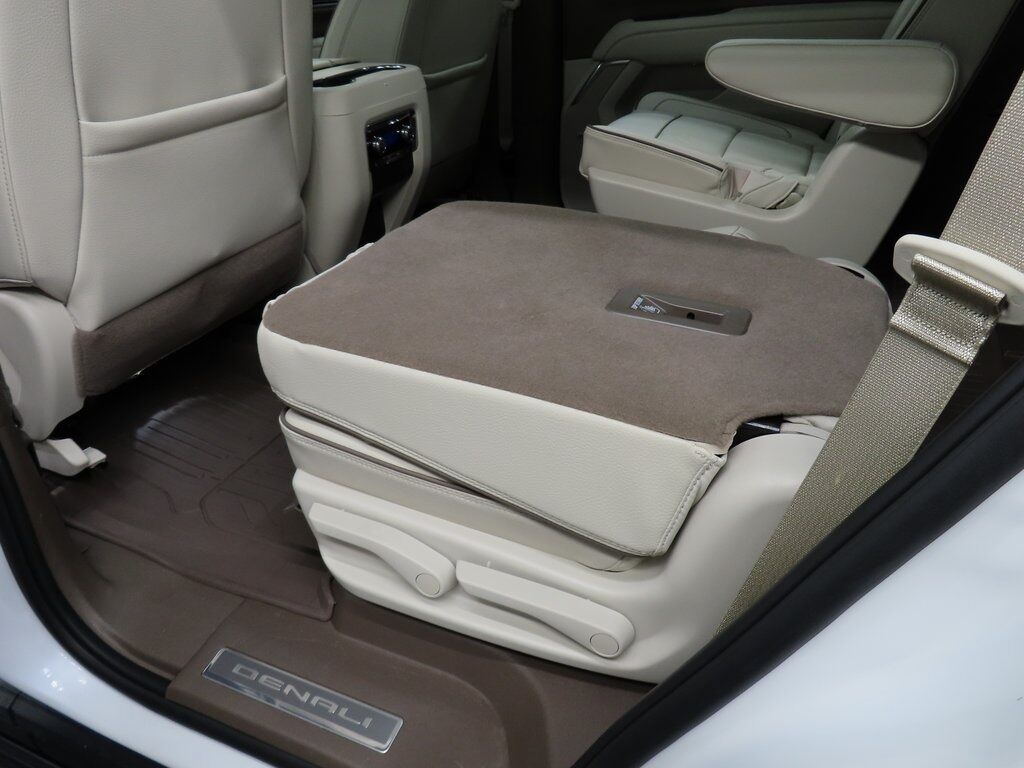 2025 GMC Yukon Denali 4WD 7 Passenger Fond du Lac WI