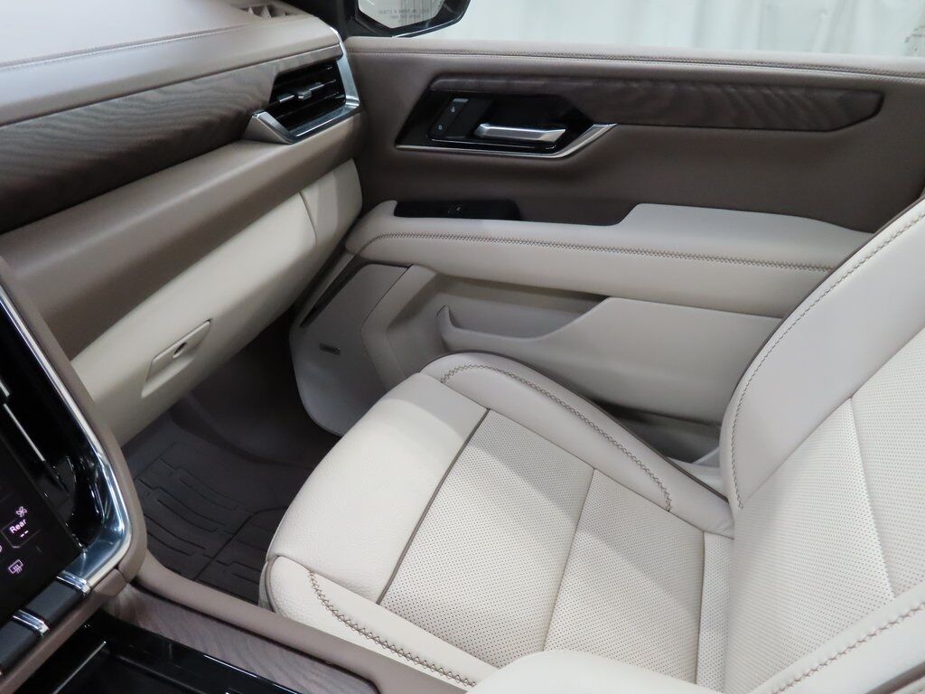 2025 GMC Yukon Denali 4WD 7 Passenger Fond du Lac WI