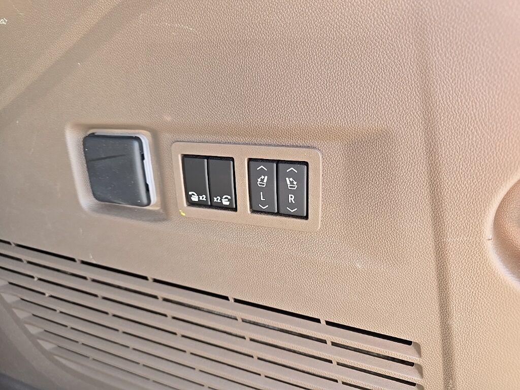 2025 GMC Yukon Denali 4WD 7 Passenger Fond du Lac WI