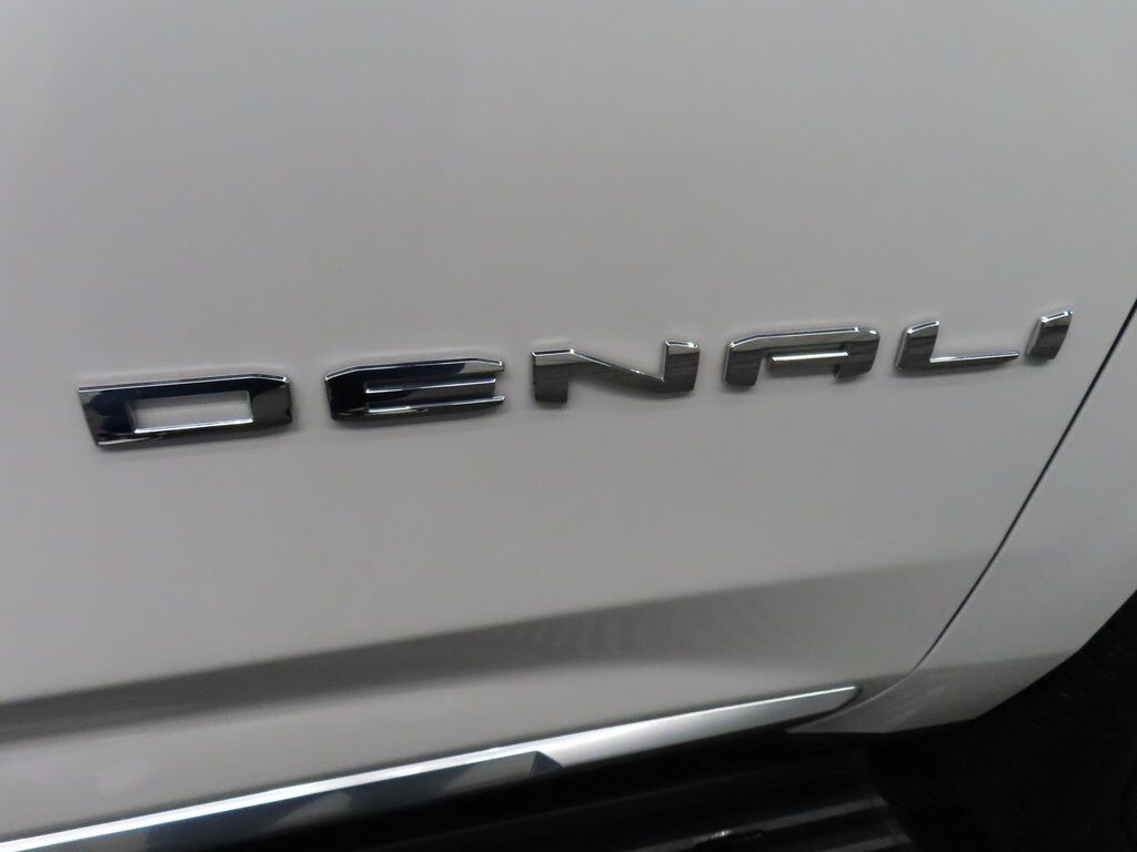 2025 GMC Yukon Denali 4WD 7 Passenger Fond du Lac WI