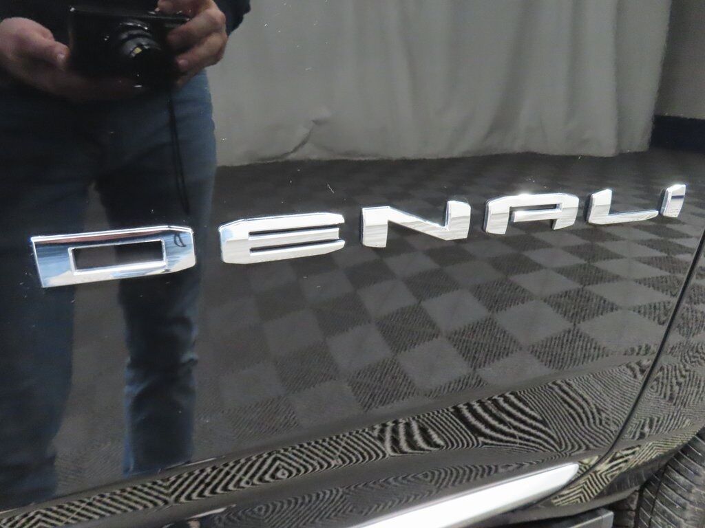 2025 GMC Yukon Denali 4WD Fond du Lac WI