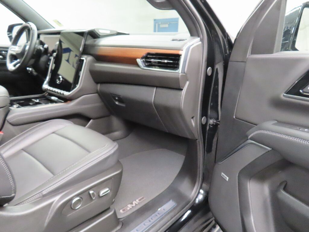 2025 GMC Yukon Denali 4WD Fond du Lac WI