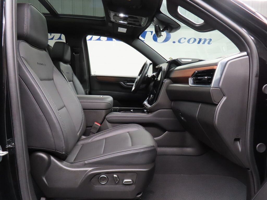 2025 GMC Yukon Denali 4WD Fond du Lac WI