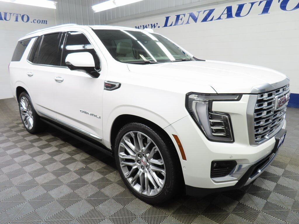2025 GMC Yukon Denali 4WD