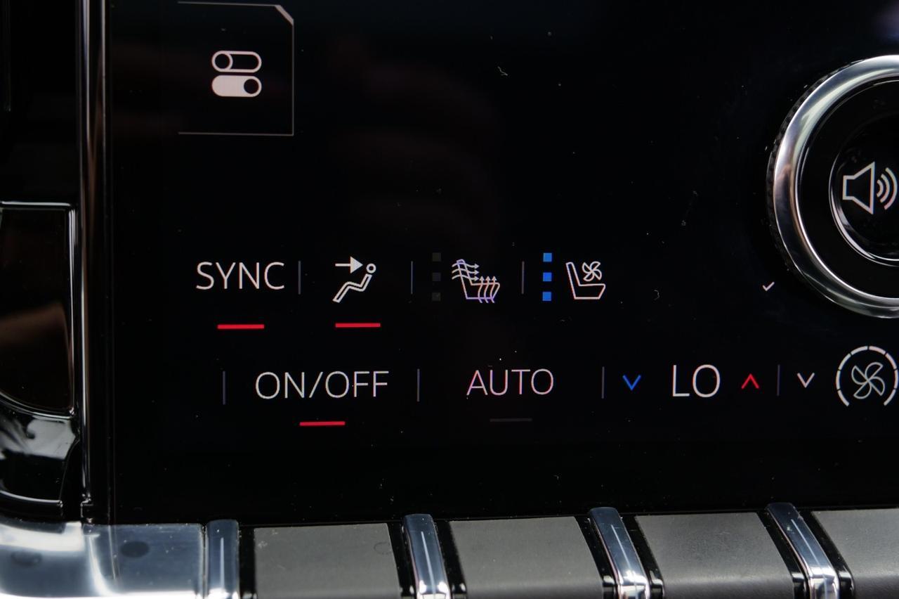 2025 GMC Yukon Denali / 4WD / Pano Sunroof / Power Steps! Lincolnton NC