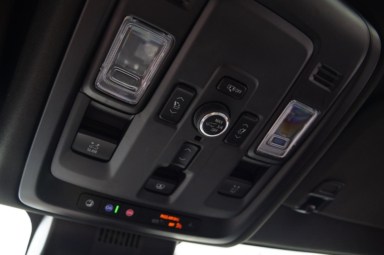 2025 GMC Yukon Denali / 4WD / Pano Sunroof / Power Steps! Lincolnton NC