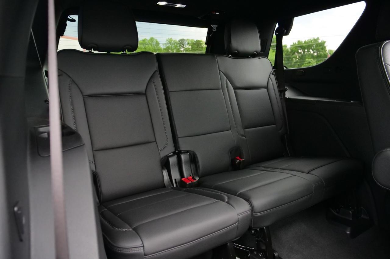 2025 GMC Yukon Denali / 4WD / Pano Sunroof / Power Steps! Lincolnton NC