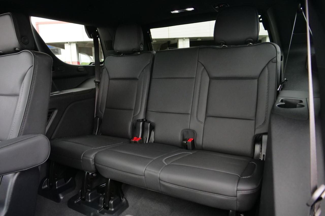 2025 GMC Yukon Denali / 4WD / Pano Sunroof / Power Steps! Lincolnton NC