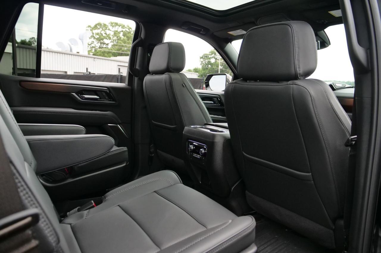 2025 GMC Yukon Denali / 4WD / Pano Sunroof / Power Steps! Lincolnton NC